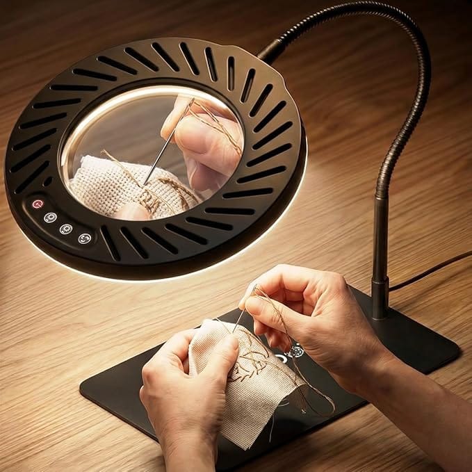 Lampe-loupe LED sur pied avec bras articulé