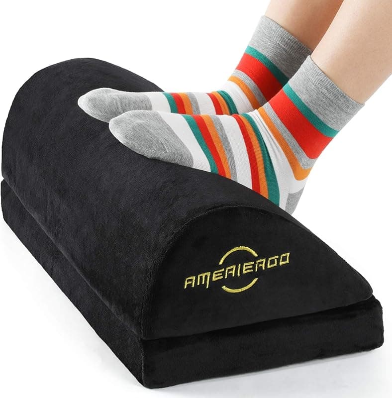 Repose-pieds ergonomique réglable devant un fauteuil